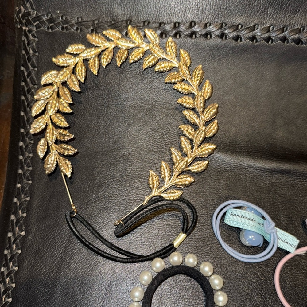6 hair ties and a Greek style headband